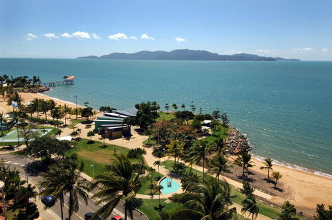 Aquarius On The Beach - Accommodation Directory 17