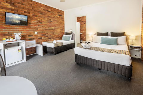 The Beach Motel Hervey Bay - Accommodation Directory 43