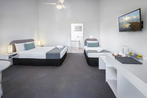 The Beach Motel Hervey Bay - Accommodation Directory 12