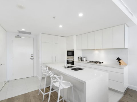 Oracle Resort Broadbeach - Gclr - Accommodation Directory 14