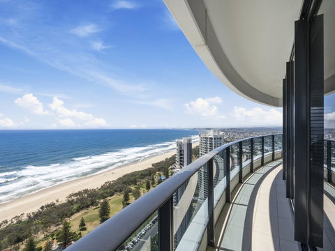 Oracle Resort Broadbeach - Gclr - Accommodation Directory 18