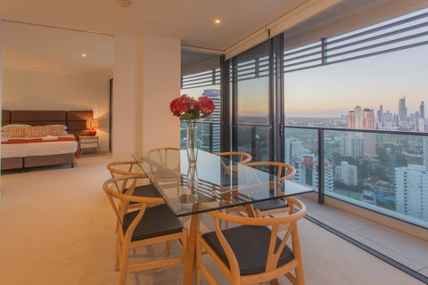 Oracle Resort Broadbeach - Gclr - Accommodation Directory 10