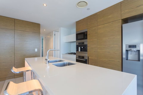 Oracle Resort Broadbeach - Gclr - Accommodation Directory 28
