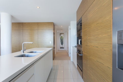 Oracle Resort Broadbeach - Gclr - Accommodation Directory 38