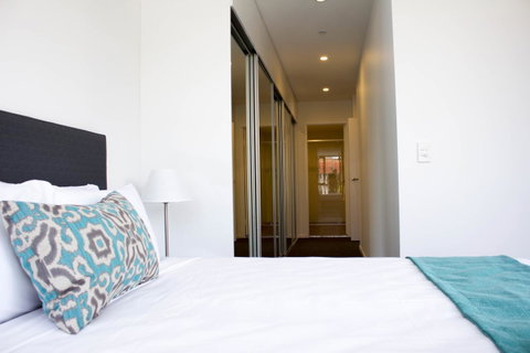 Synergy Broadbeach - Official - Accommodation Directory 16
