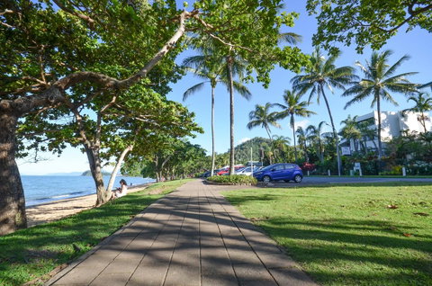 Roydon Beachfront Apartments - Accommodation Directory 27