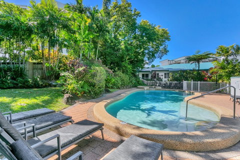 Roydon Beachfront Apartments - Accommodation Directory 17