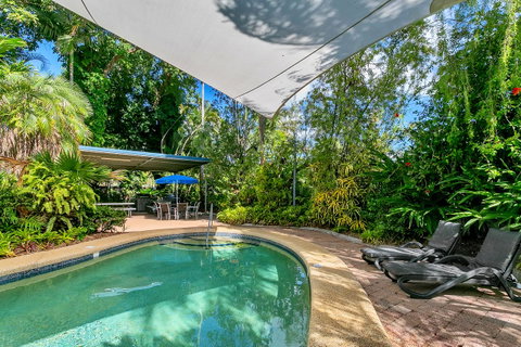 Roydon Beachfront Apartments - Accommodation Directory 10