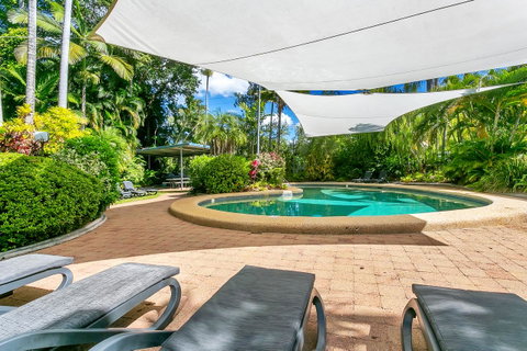 Roydon Beachfront Apartments - Accommodation Directory 14