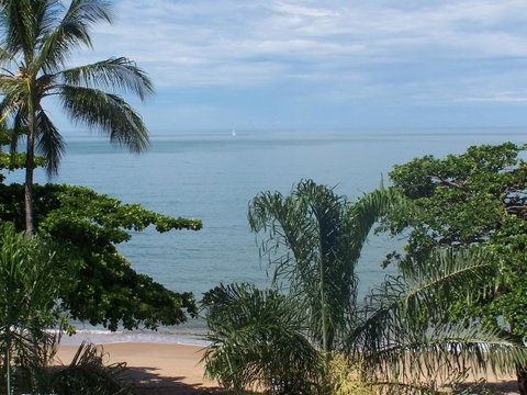 Roydon Beachfront Apartments - Accommodation Directory 7