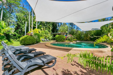 Roydon Beachfront Apartments - Accommodation Directory 15