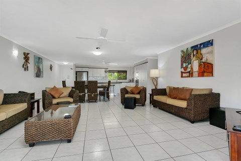 Roydon Beachfront Apartments - Accommodation Directory 1
