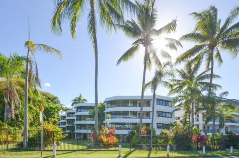 Roydon Beachfront Apartments - Accommodation Directory 28
