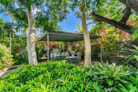 Roydon Beachfront Apartments - Accommodation Directory 18