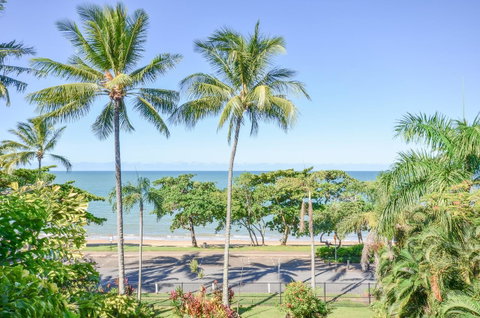 Roydon Beachfront Apartments - Accommodation Directory 9