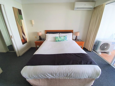 Broadbeach Holiday Apartments - Accommodation Directory 28