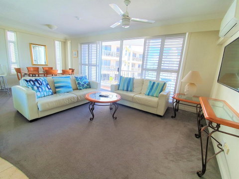 Broadbeach Holiday Apartments - Accommodation Directory 17