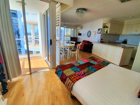 Broadbeach Holiday Apartments - Accommodation Directory 25
