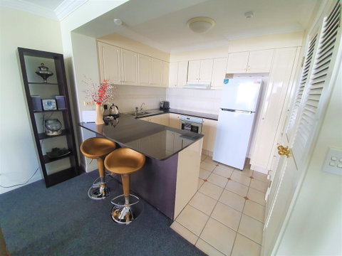 Broadbeach Holiday Apartments - Accommodation Directory 29