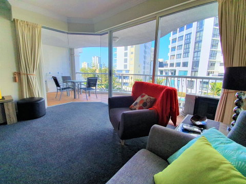 Broadbeach Holiday Apartments - Accommodation Directory 3