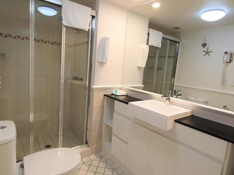 Broadbeach Holiday Apartments - Accommodation Directory 5