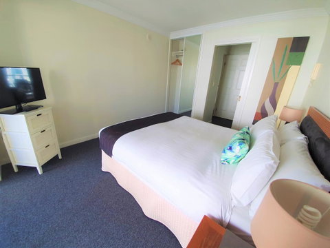 Broadbeach Holiday Apartments - Accommodation Directory 27