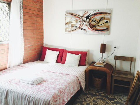 XYL Pets Friendly Seaside Boutique Guesthouse - Accommodation Directory 0