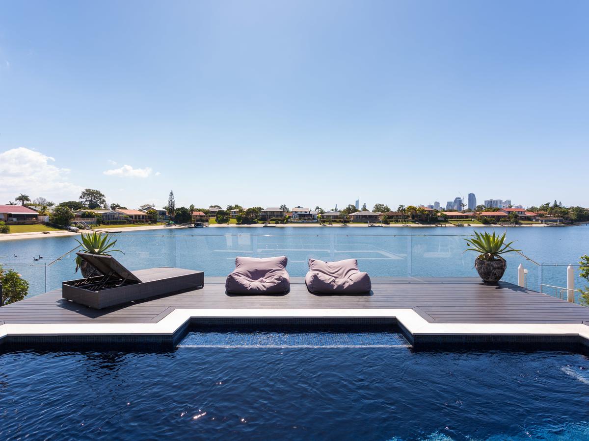 Mermaid Waters QLD Accommodation Directory