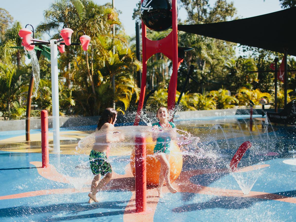Biggera Waters QLD Accommodation Directory