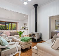 Frangipani House - Accommodation Directory