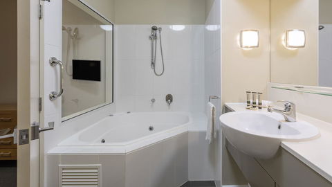 Oaks Hervey Bay Resort And Spa - Accommodation Directory 11