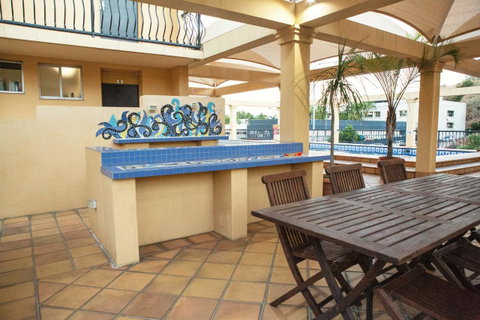 The Robert Towns - Accommodation Directory 7