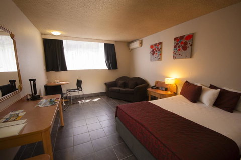 The Robert Towns - Accommodation Directory 22