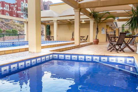 The Robert Towns - Accommodation Directory 10