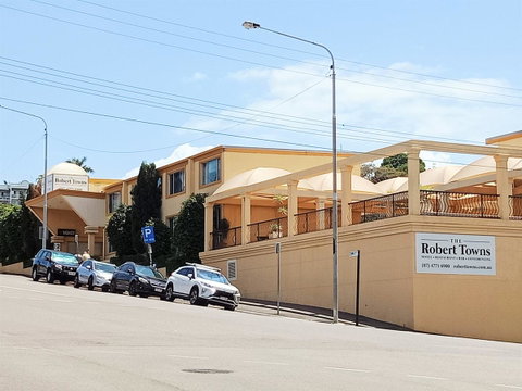 The Robert Towns - Accommodation Directory 12