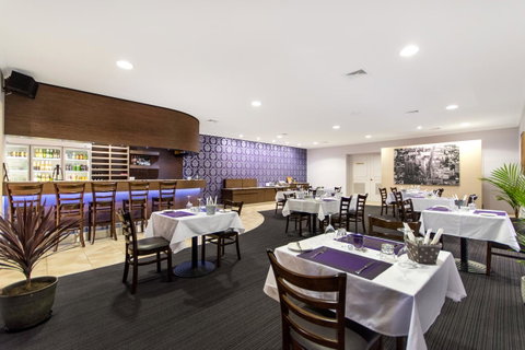 The Robert Towns - Accommodation Directory 18