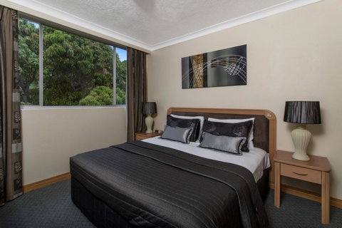 The Robert Towns - Accommodation Directory 3