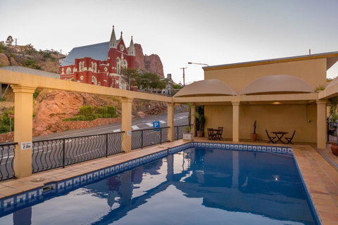 The Robert Towns - Accommodation Directory 11
