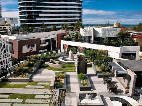 Luxury 3 Bedroom In Heart Of Broadbeach - Accommodation Directory 7