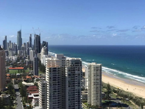 Luxury 3 Bedroom In Heart Of Broadbeach - Accommodation Directory 1