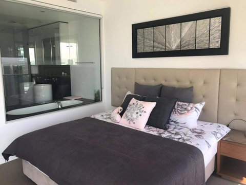 Luxury 3 Bedroom In Heart Of Broadbeach - Accommodation Directory 16