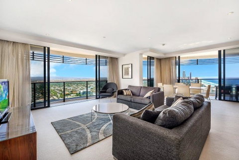 Luxury 3 Bedroom In Heart Of Broadbeach - Accommodation Directory 0