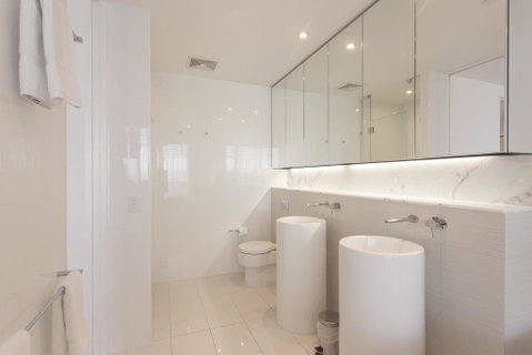 Luxury 3 Bedroom In Heart Of Broadbeach - Accommodation Directory 4