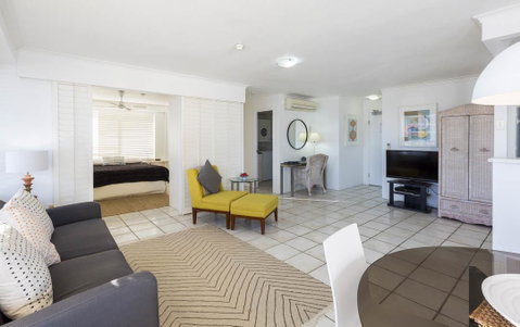 South Pacific Plaza - Official - Accommodation Directory 25