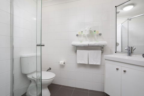 George Williams Hotel - Accommodation Directory 1