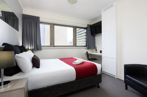 George Williams Hotel - Accommodation Directory 11