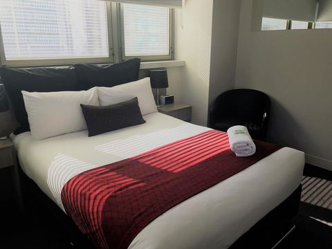 George Williams Hotel - Accommodation Directory 12