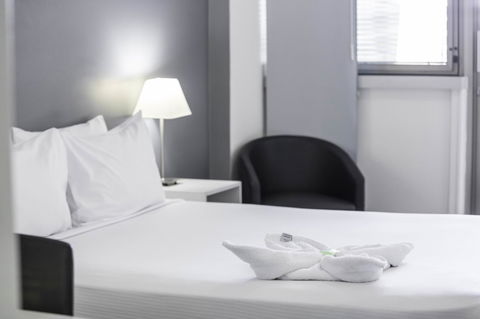 George Williams Hotel - Accommodation Directory 13