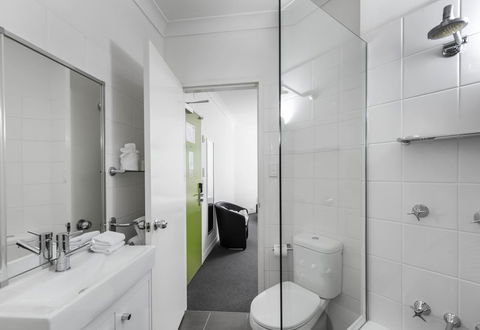George Williams Hotel - Accommodation Directory 37
