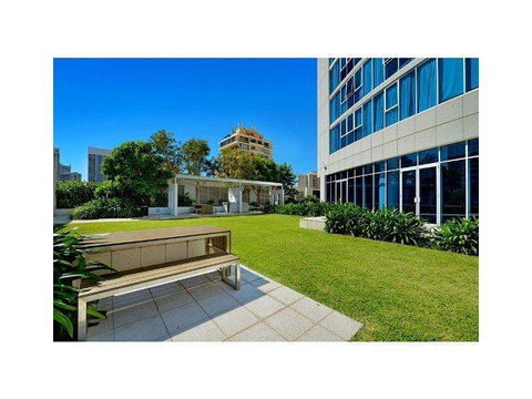 H Star Residences-- Paradise Stayz - Accommodation Directory 7